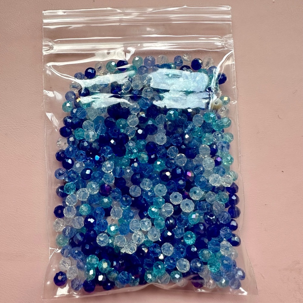 Assorted Faceted Bead Collection- 7 Colours - Picture 7 of 9